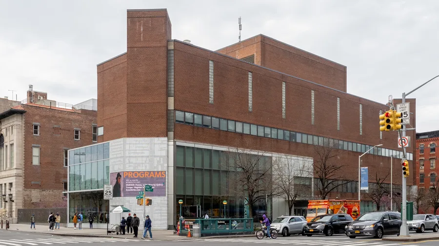 Schomburg Center for Research in Black Culture, photograph, 2022