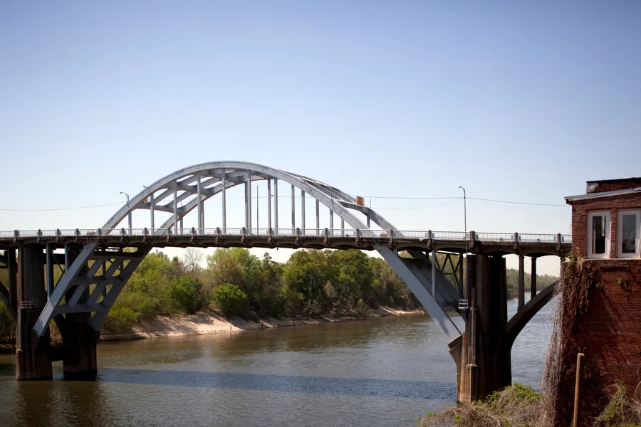 Edmund Pettus Bridge and Selma-to-Montgomery National Historic Trail, photograph, 2010